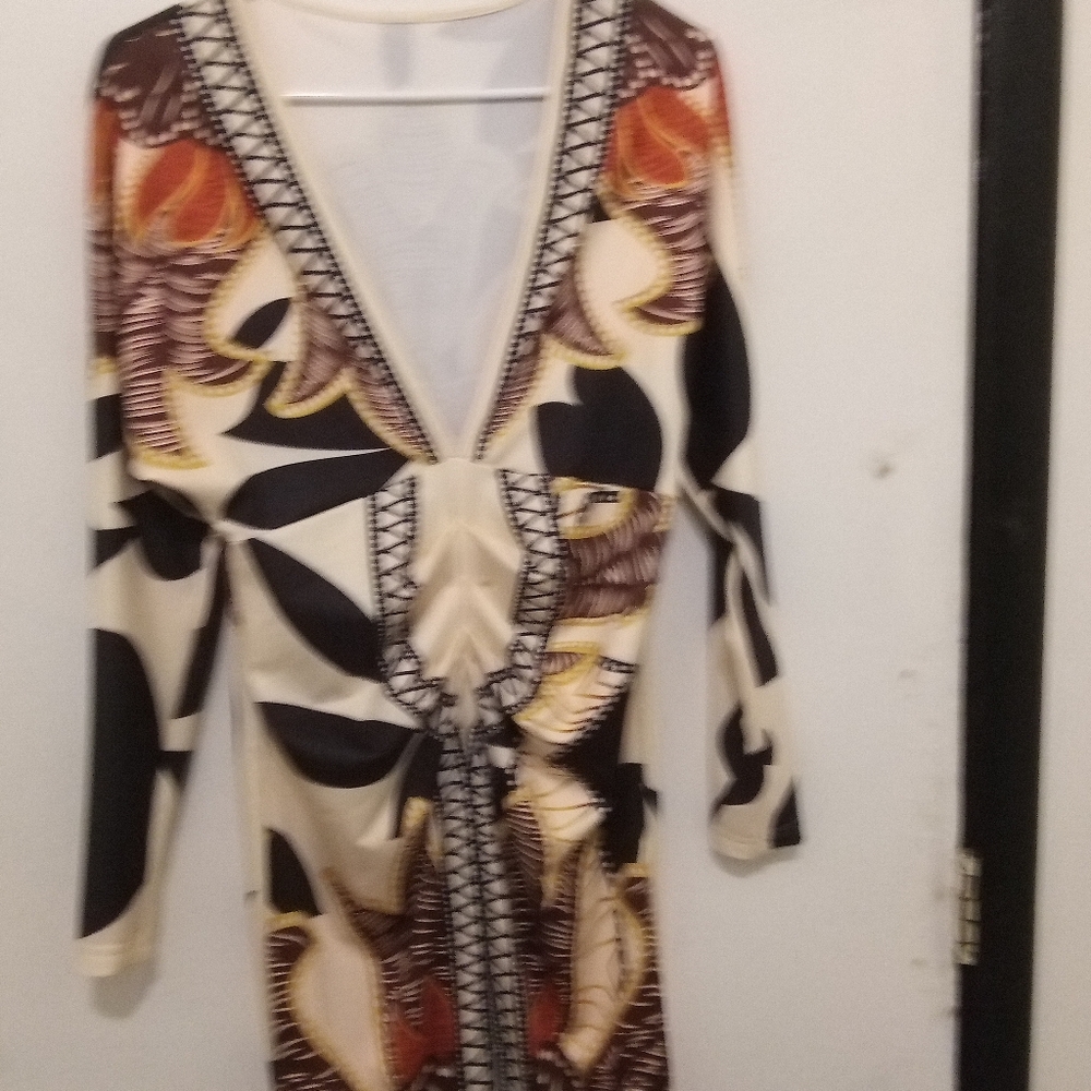 Vibrant Long Sleeve Dress with Bold Patterns with Slit In Front